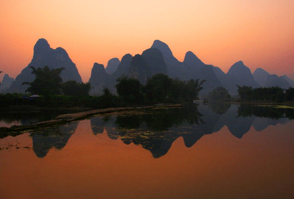 KARST IN ORANGE. GUILIN, GUANGXI