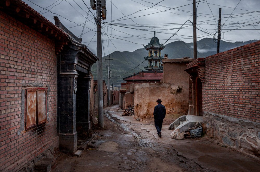 LONE MAN. XIAHE COUNTY, GANSU