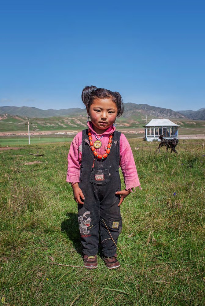 COUNTRY GIRL. XIAHE COUNTY, GANSU